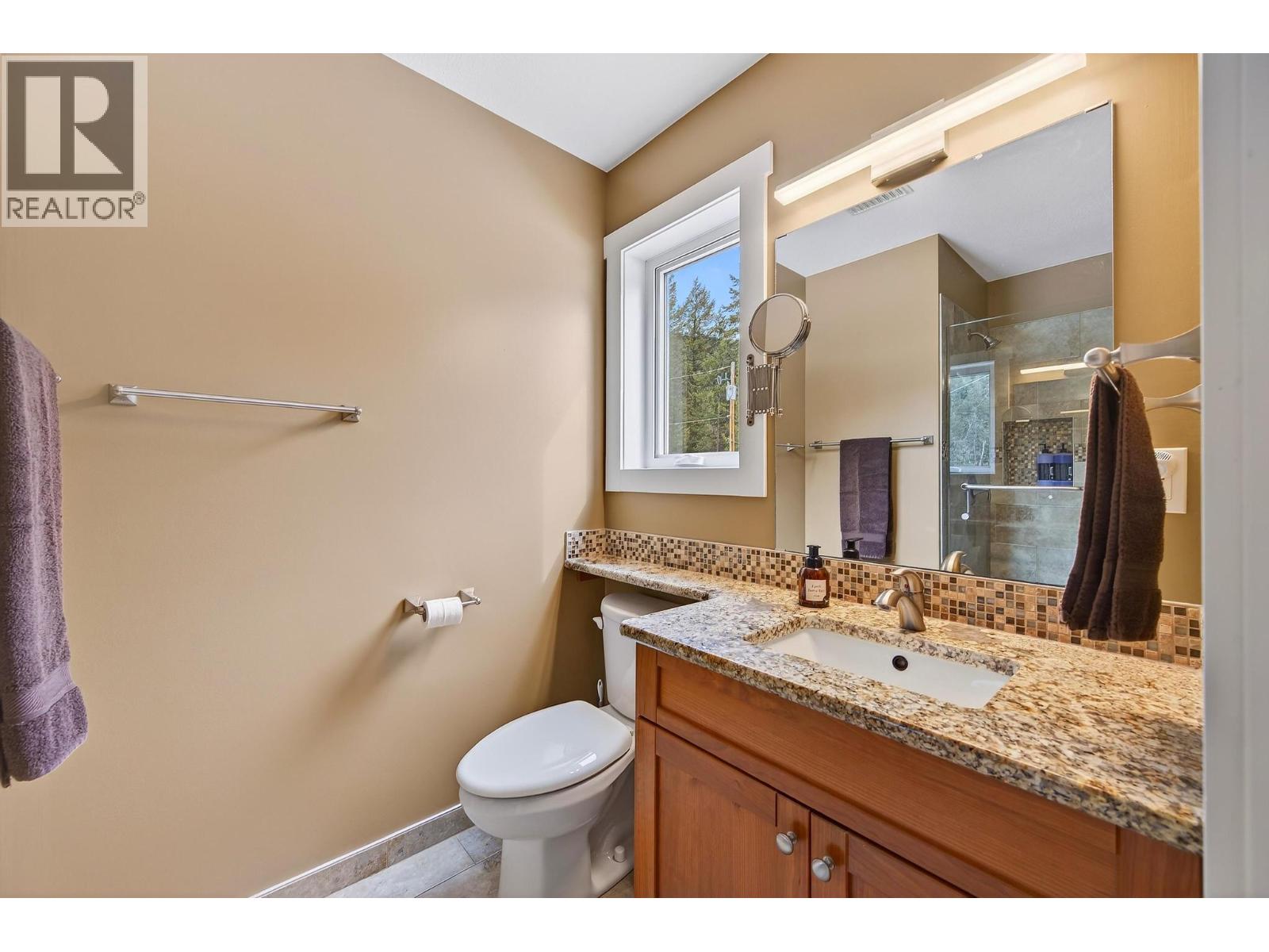  656 Lafontaine Road East, Golden