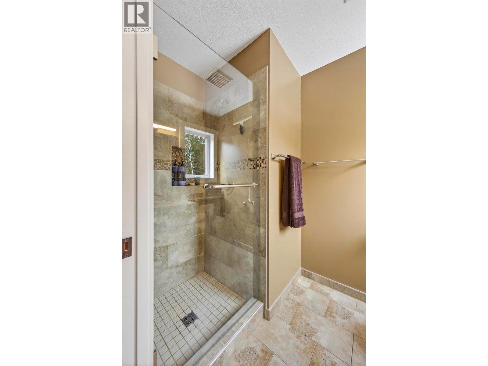  656 Lafontaine Road East, Golden