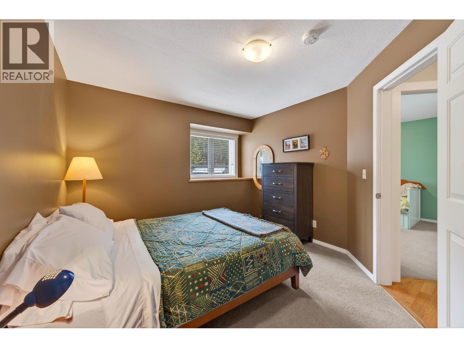  656 Lafontaine Road East, Golden