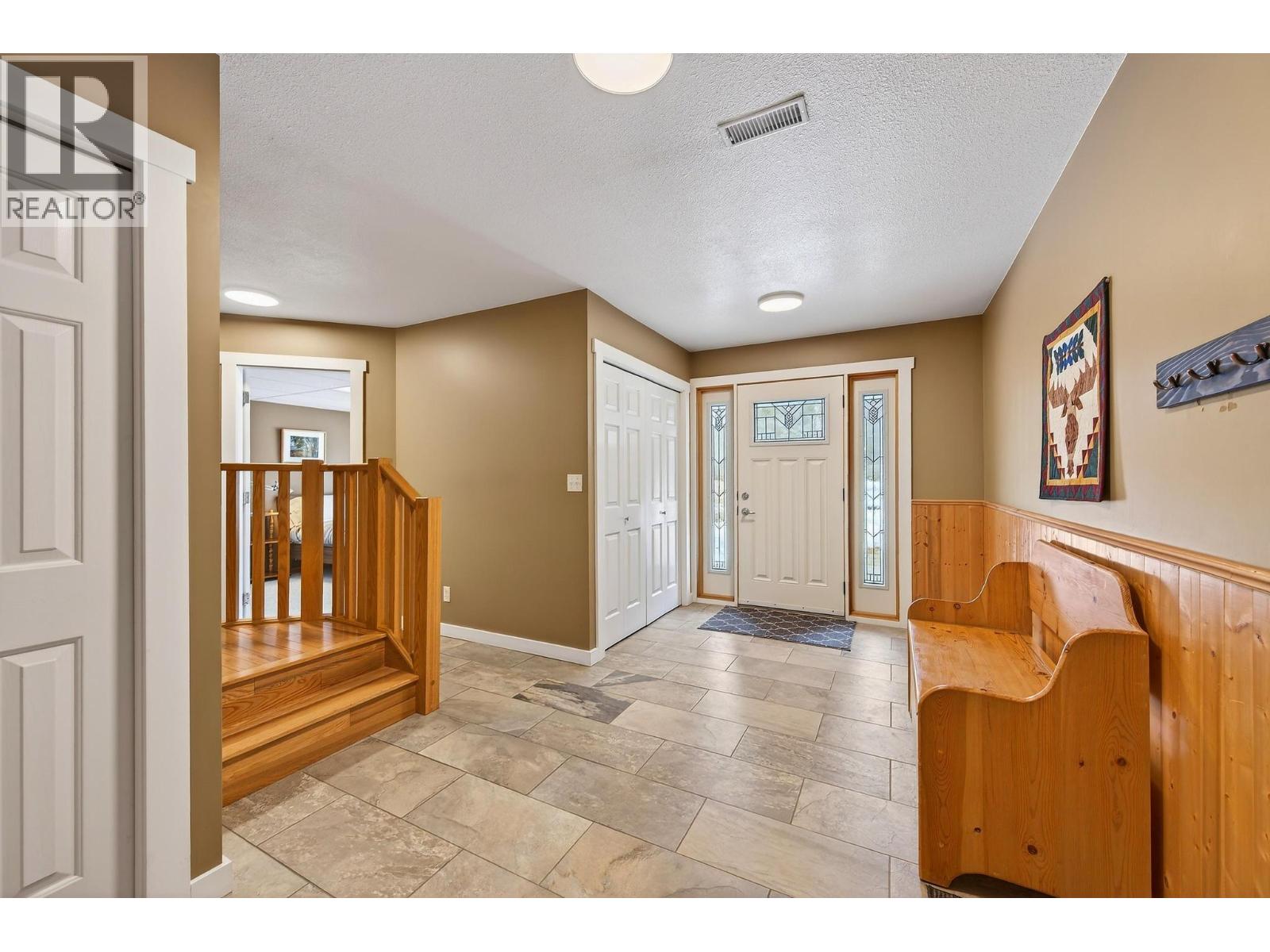  656 Lafontaine Road East, Golden