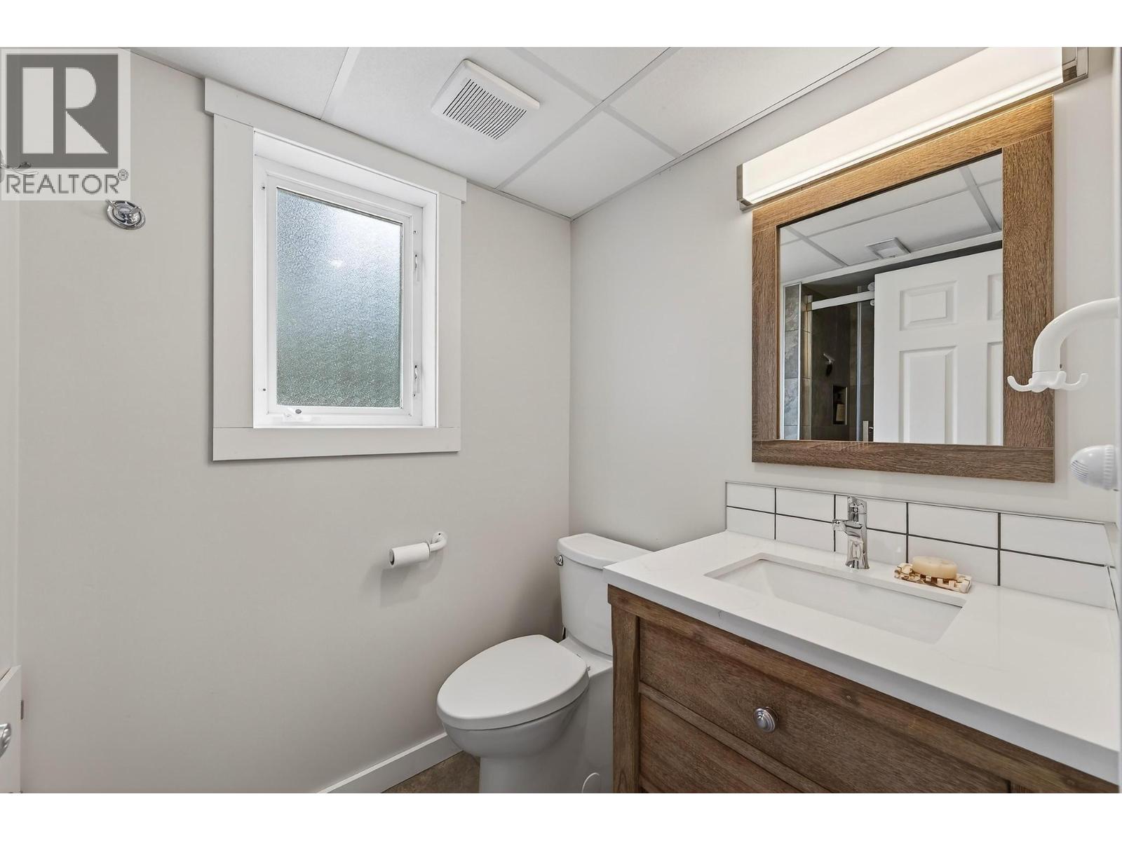  656 Lafontaine Road East, Golden