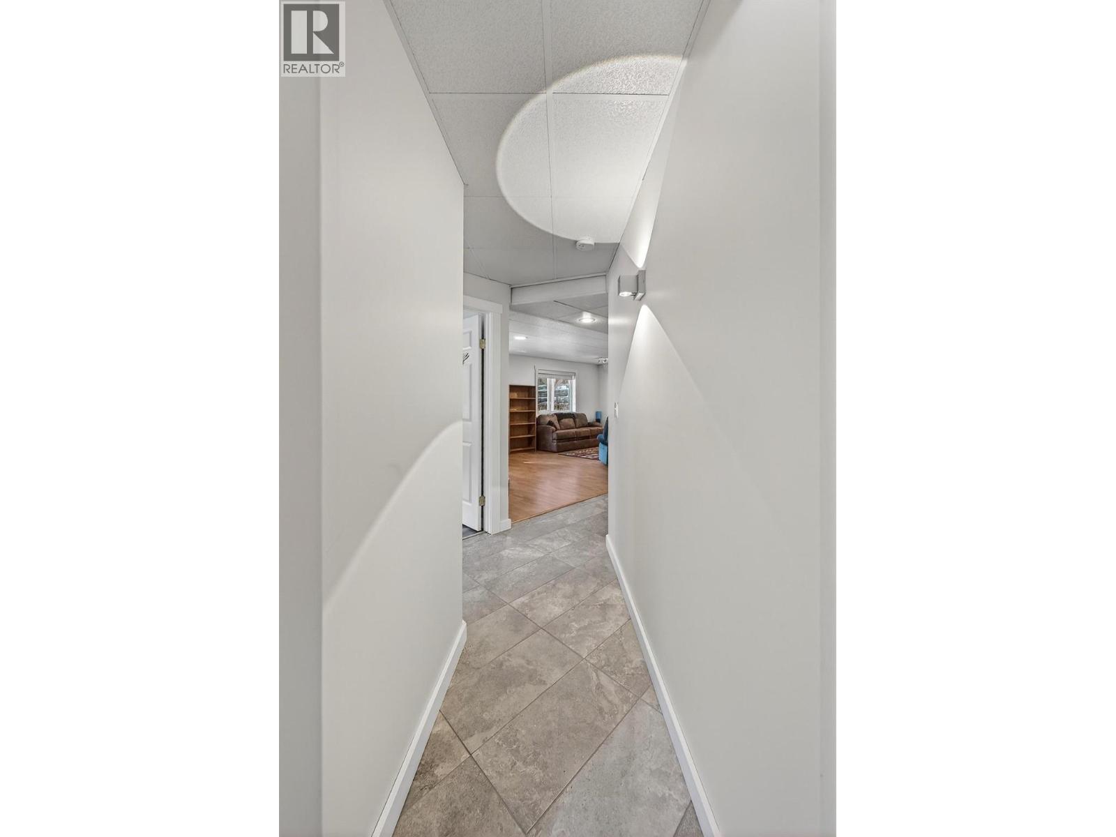  656 Lafontaine Road East, Golden