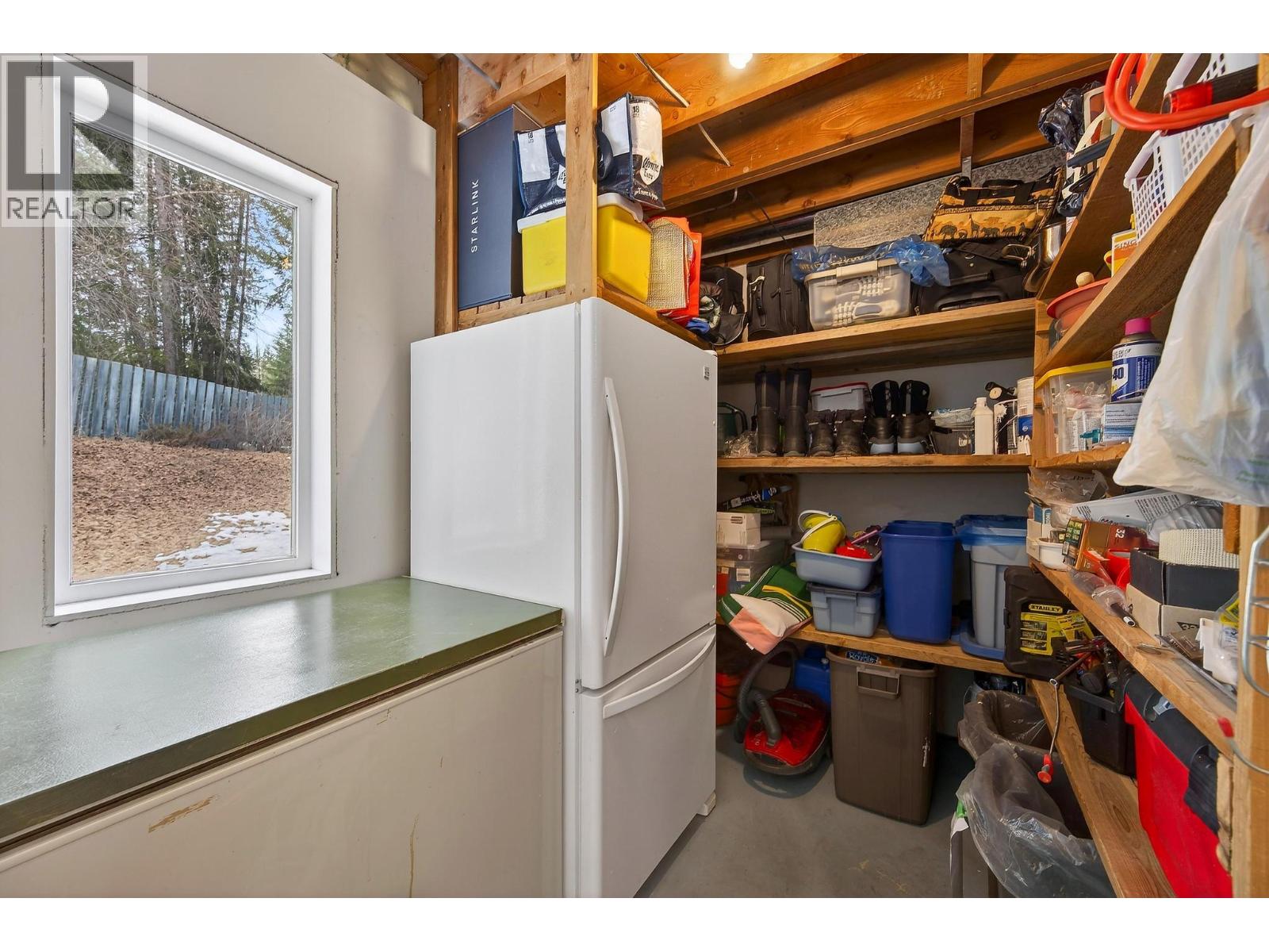  656 Lafontaine Road East, Golden