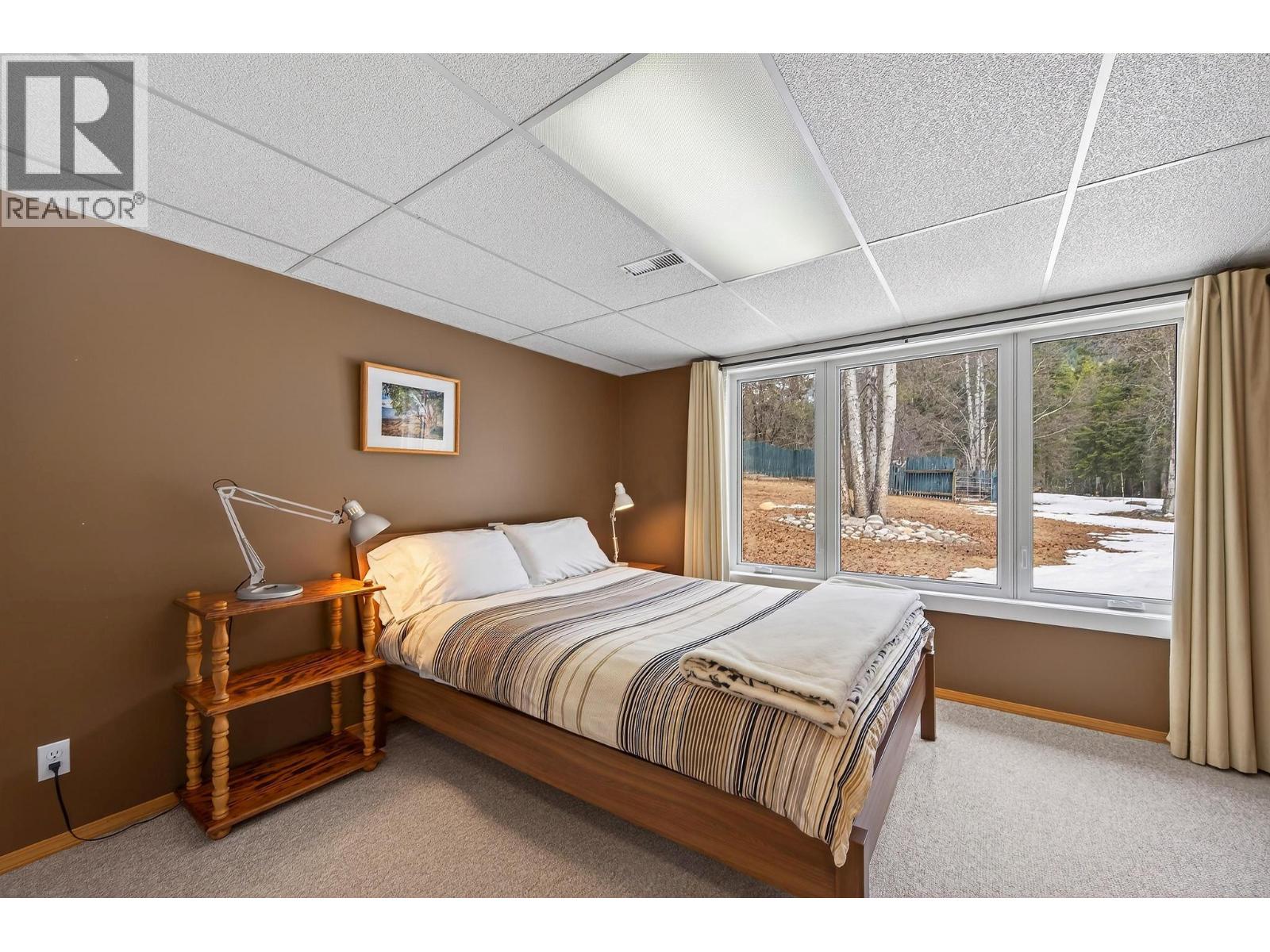  656 Lafontaine Road East, Golden