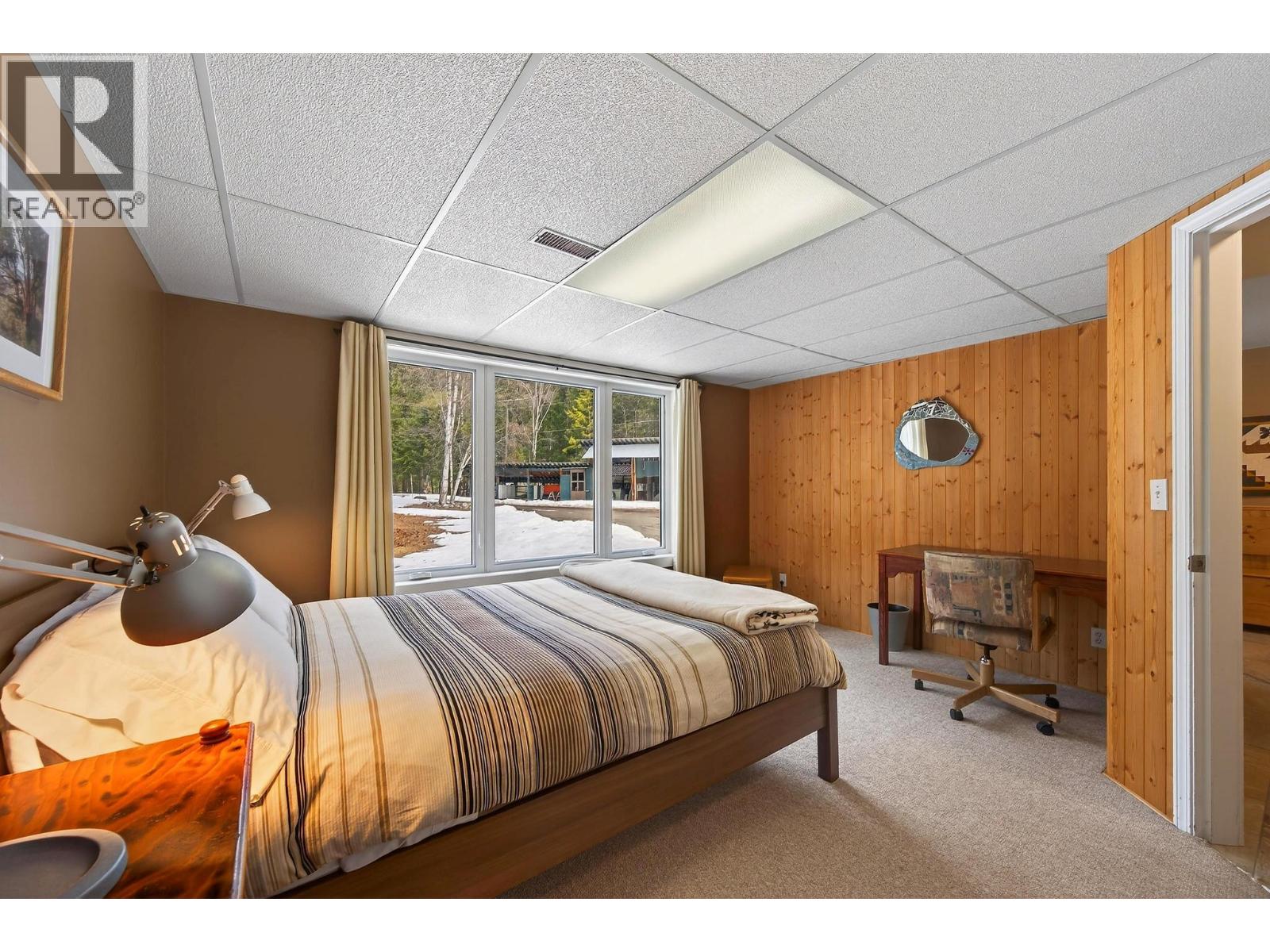  656 Lafontaine Road East, Golden