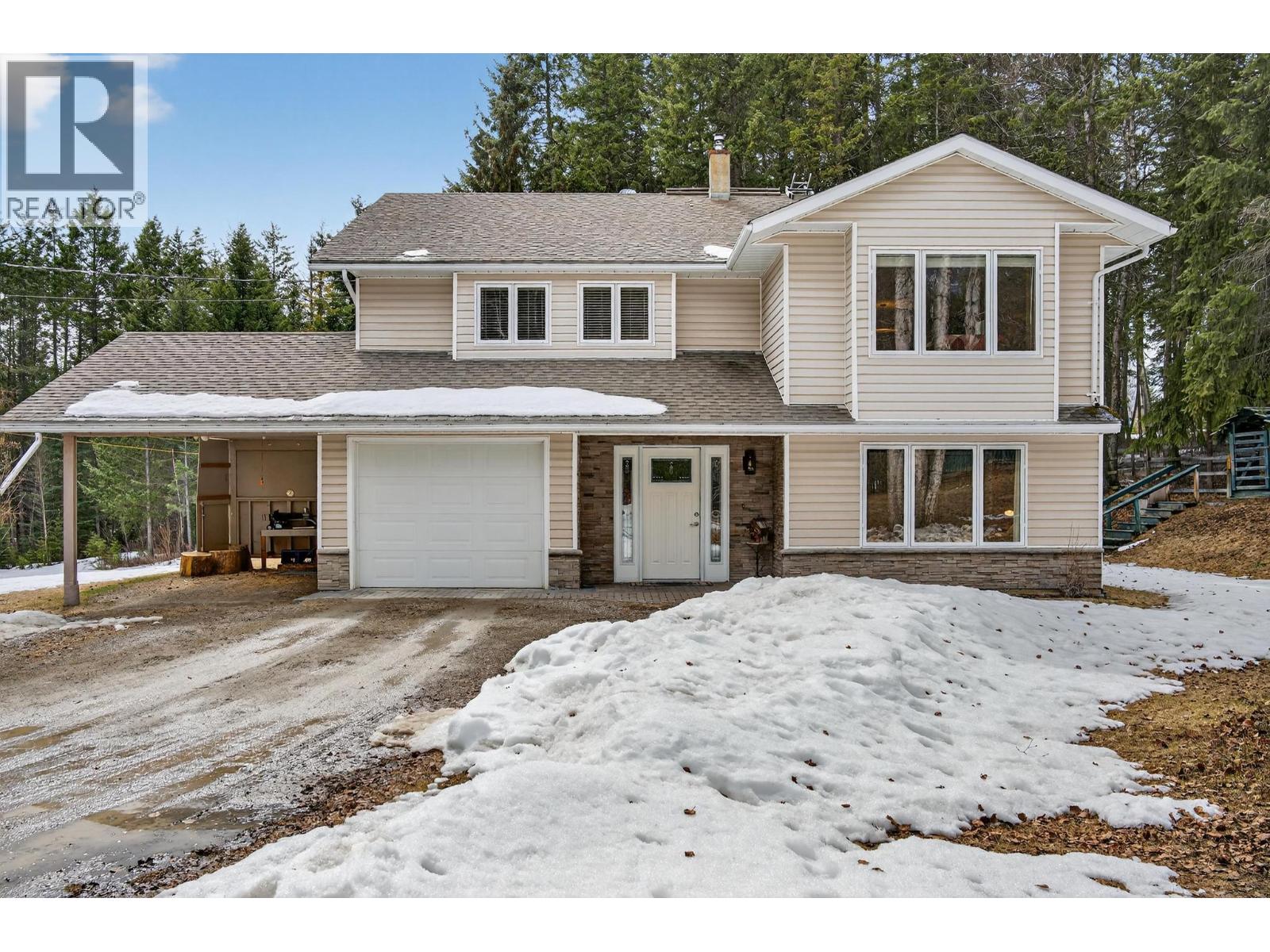  656 Lafontaine Road East, Golden