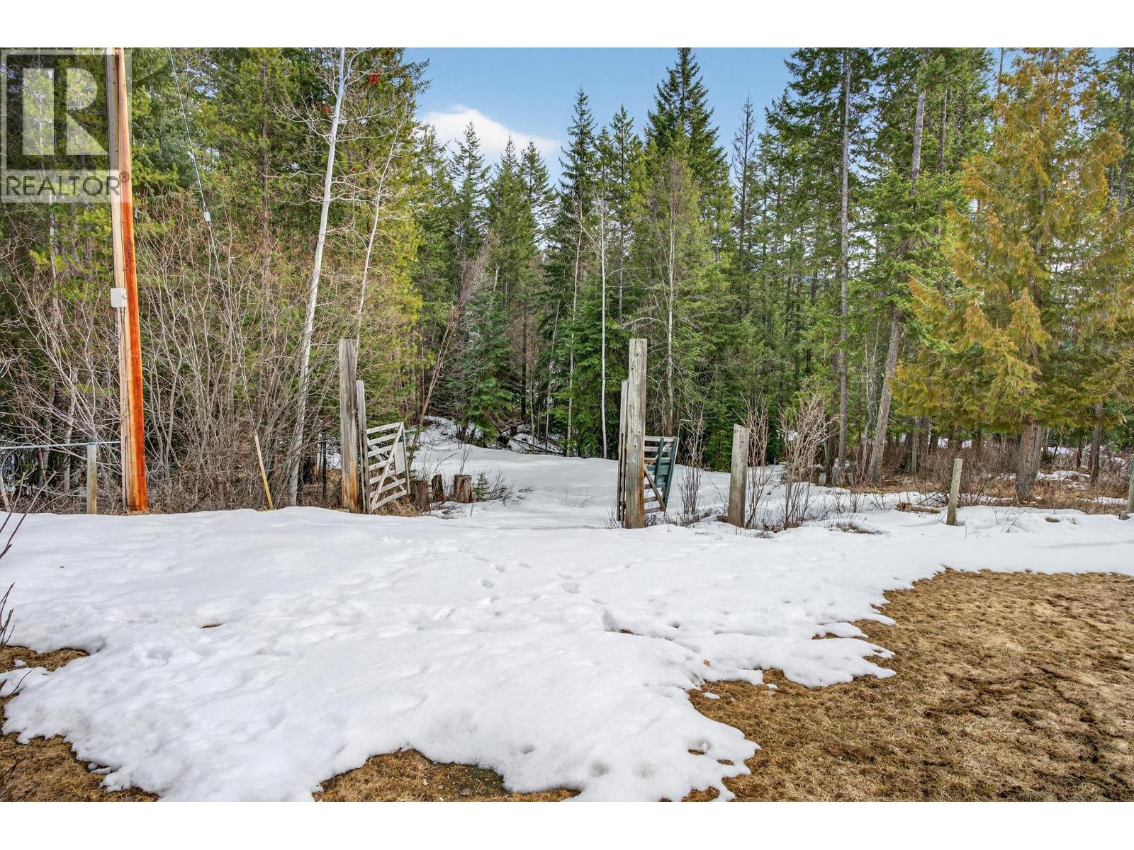  656 Lafontaine Road East, Golden