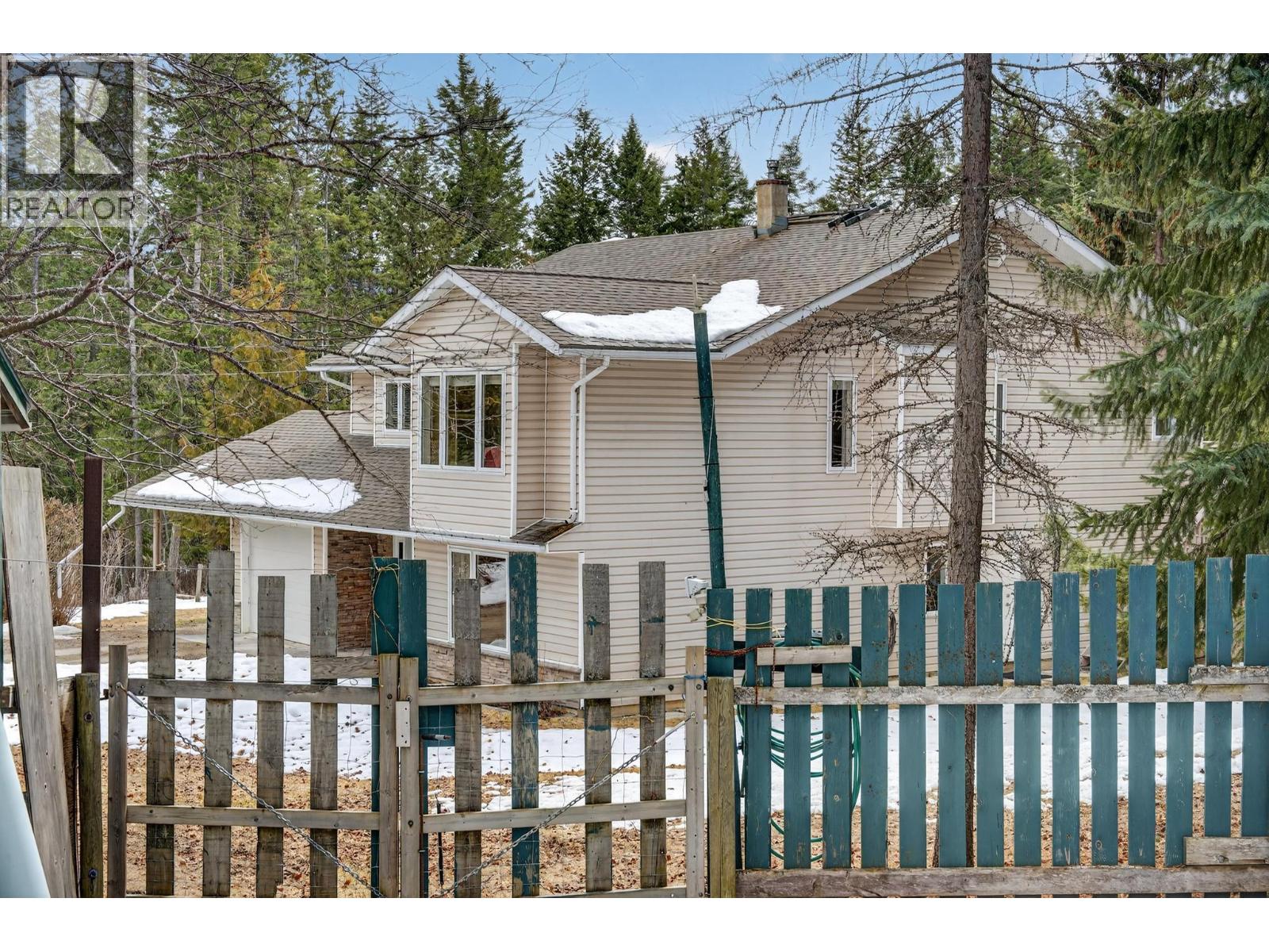  656 Lafontaine Road East, Golden