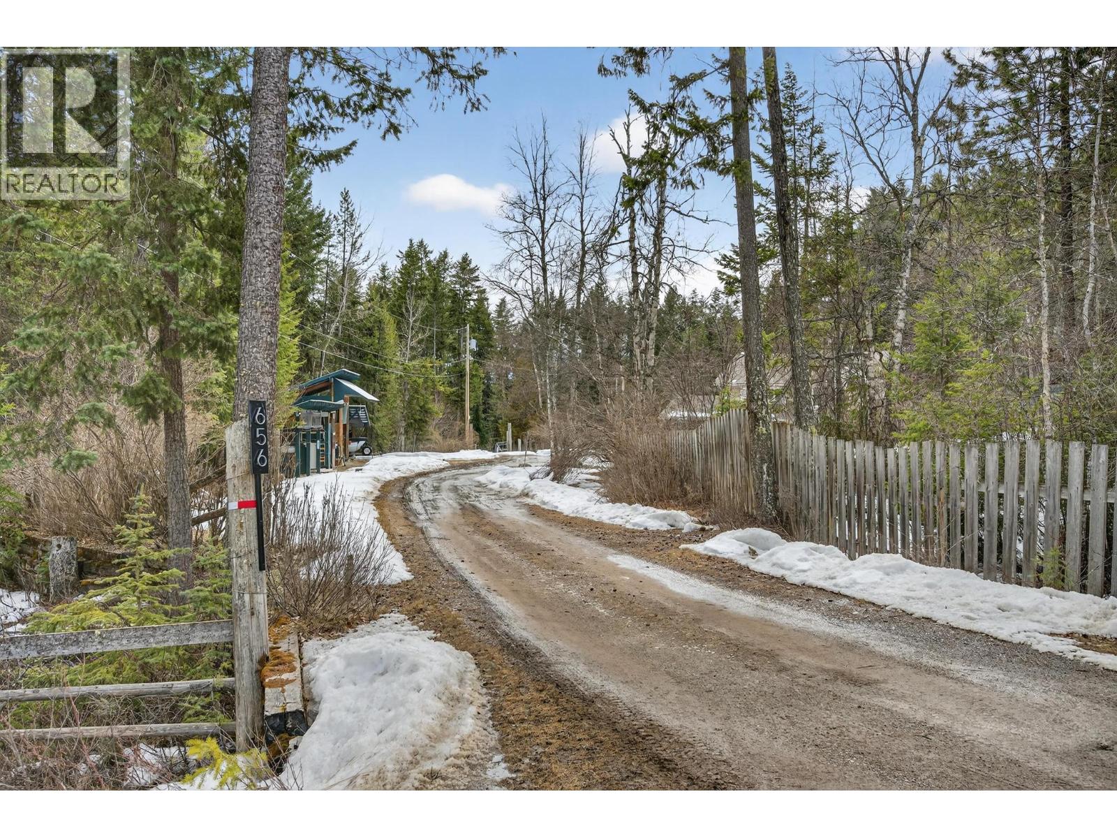  656 Lafontaine Road East, Golden