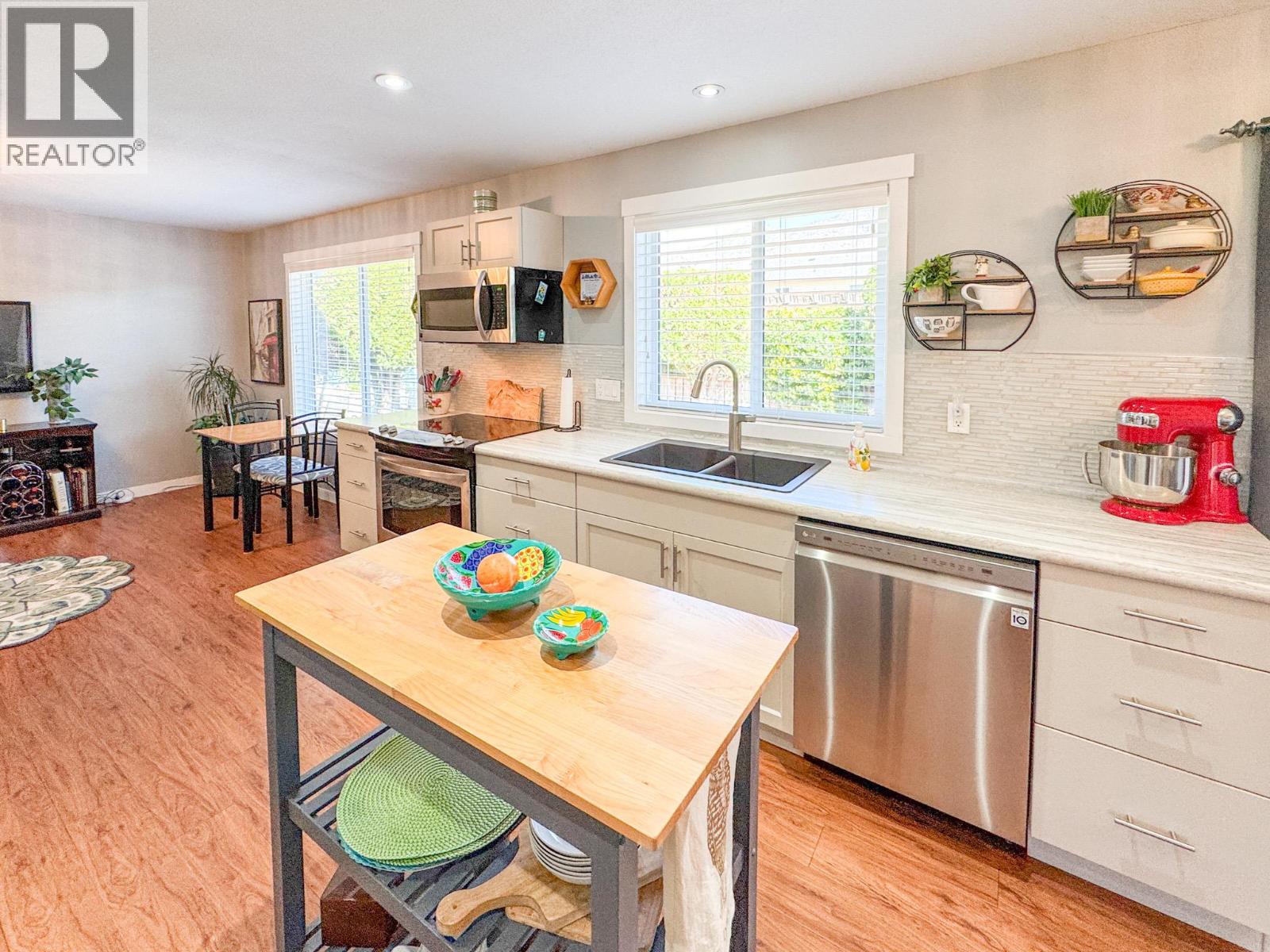 9 Santa Rosa Place, Osoyoos