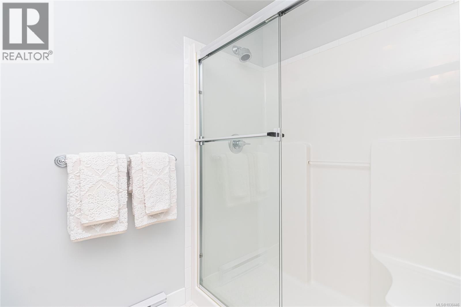 405 4394 West Saanich Rd, Saanich