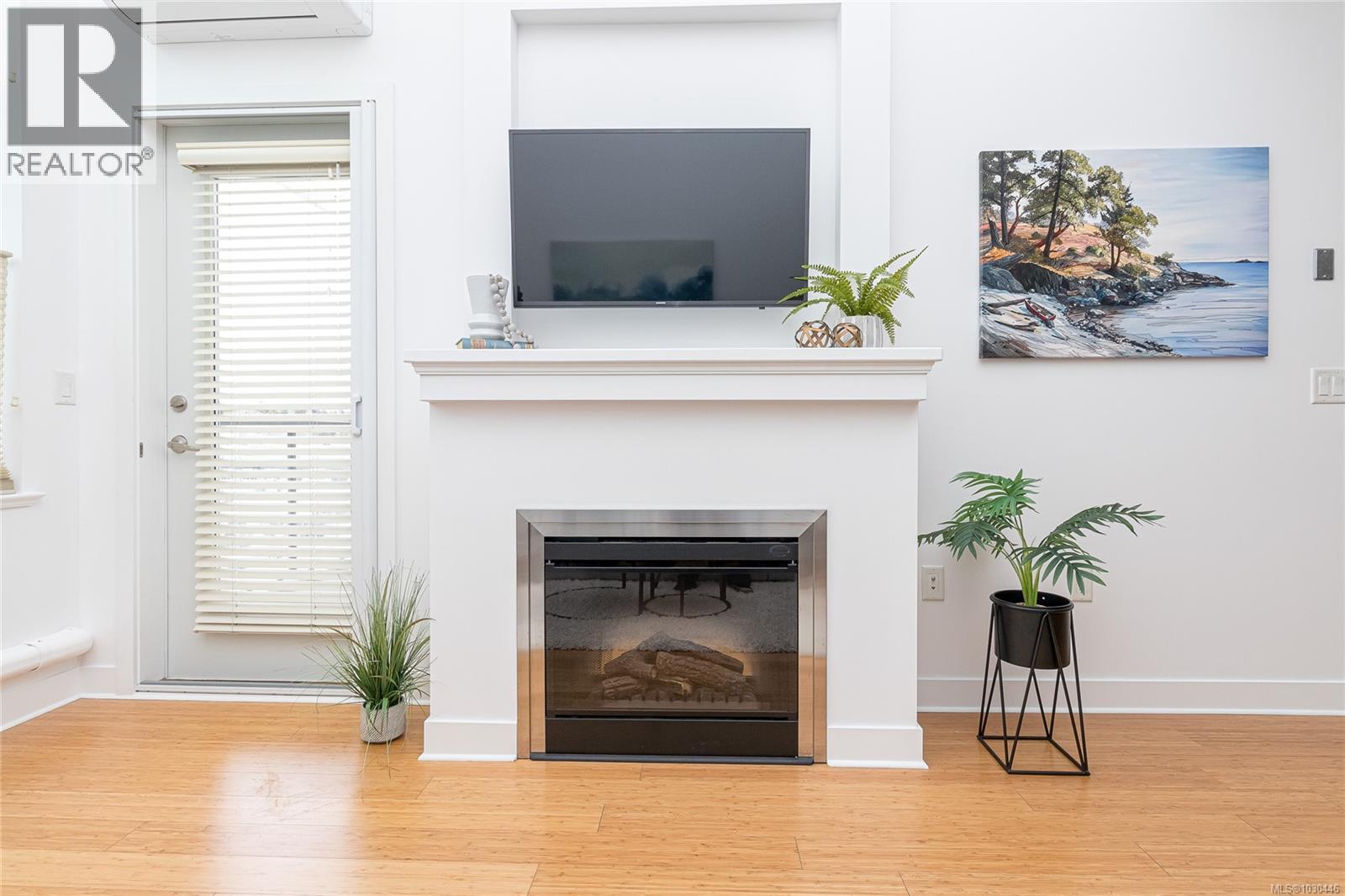 405 4394 West Saanich Rd, Saanich