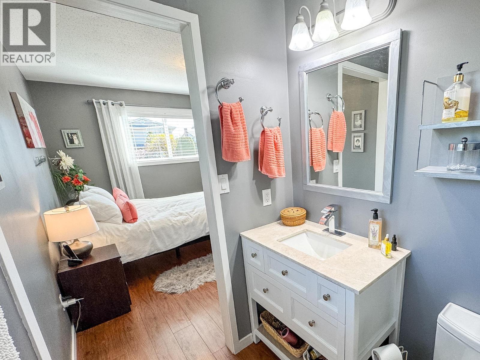 9 Santa Rosa Place, Osoyoos