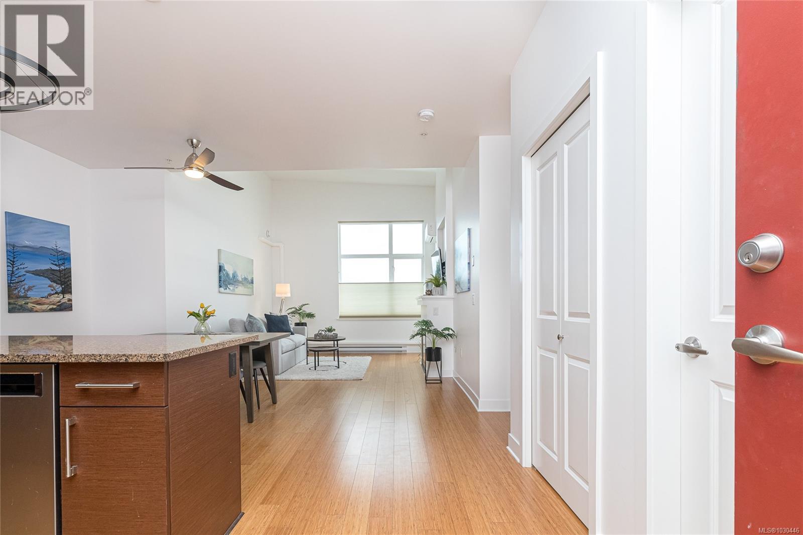 405 4394 West Saanich Rd, Saanich