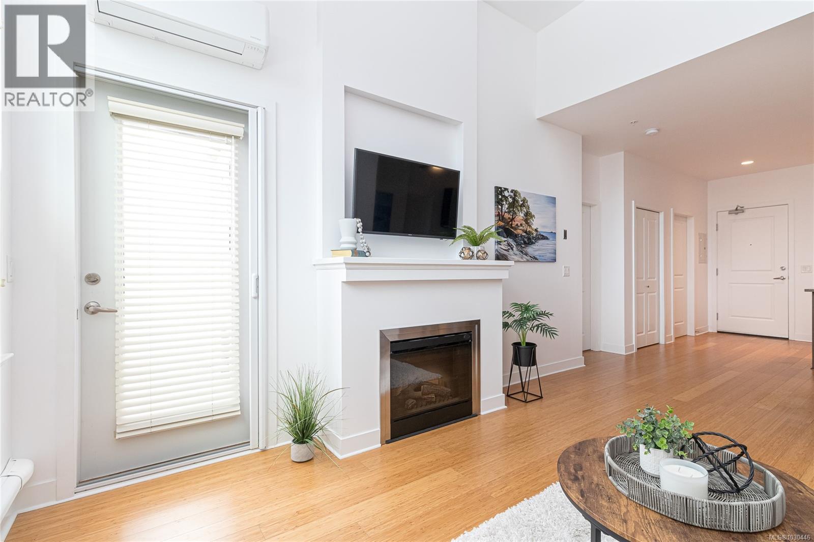 405 4394 West Saanich Rd, Saanich