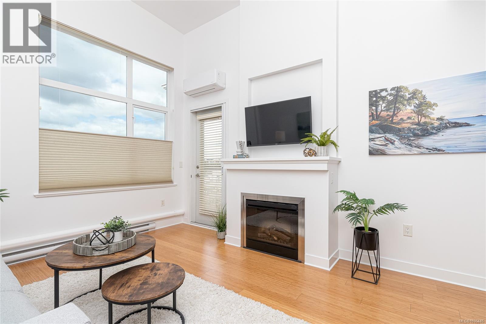 405 4394 West Saanich Rd, Saanich