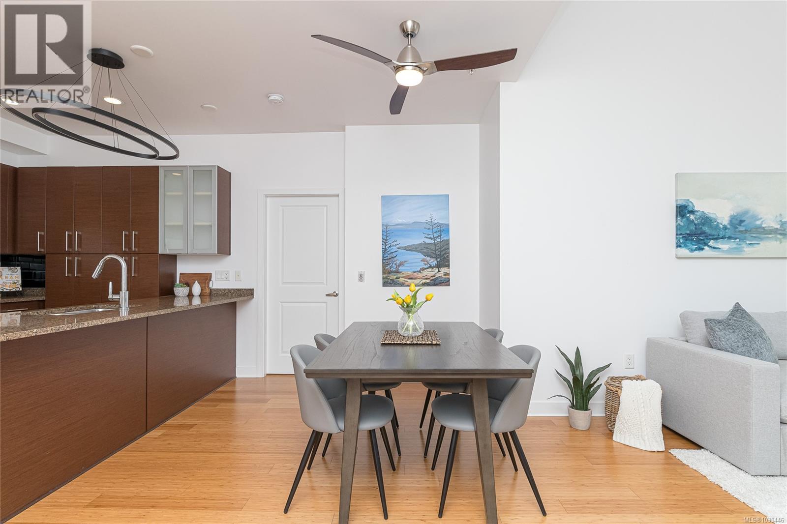 405 4394 West Saanich Rd, Saanich