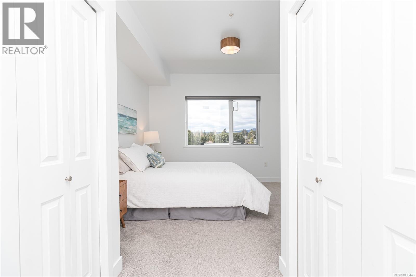 405 4394 West Saanich Rd, Saanich