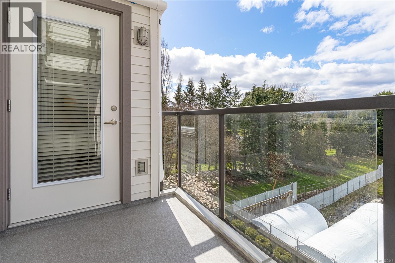 405 4394 West Saanich Rd, Saanich