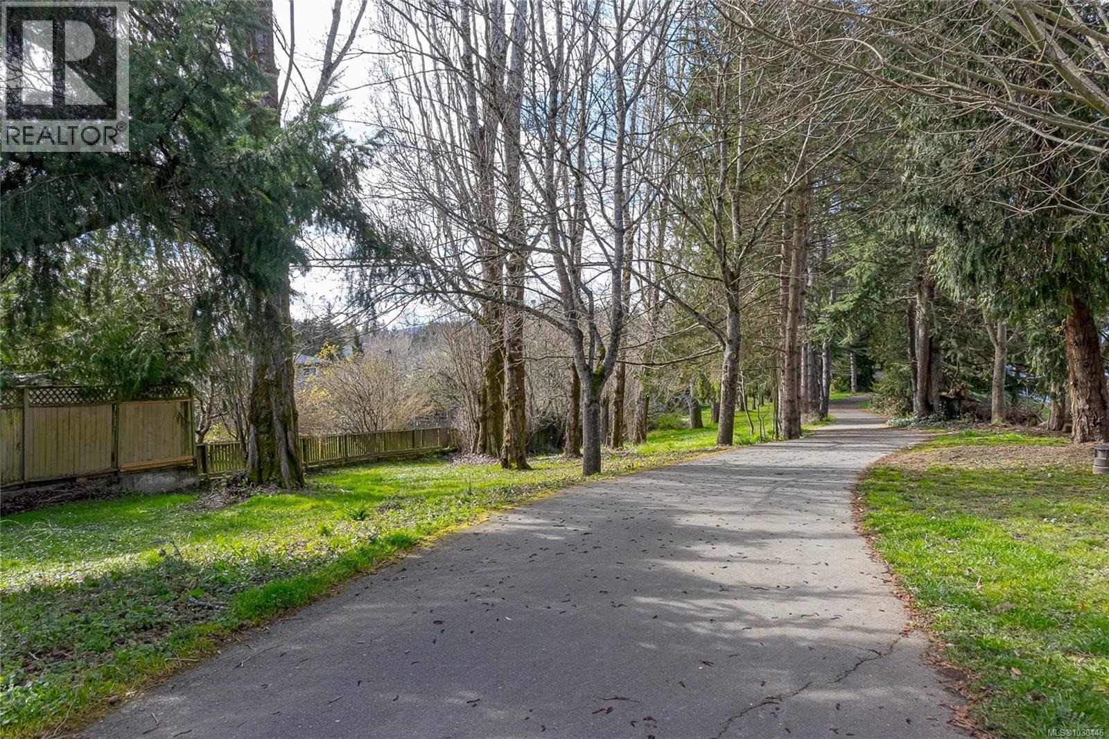 405 4394 West Saanich Rd, Saanich