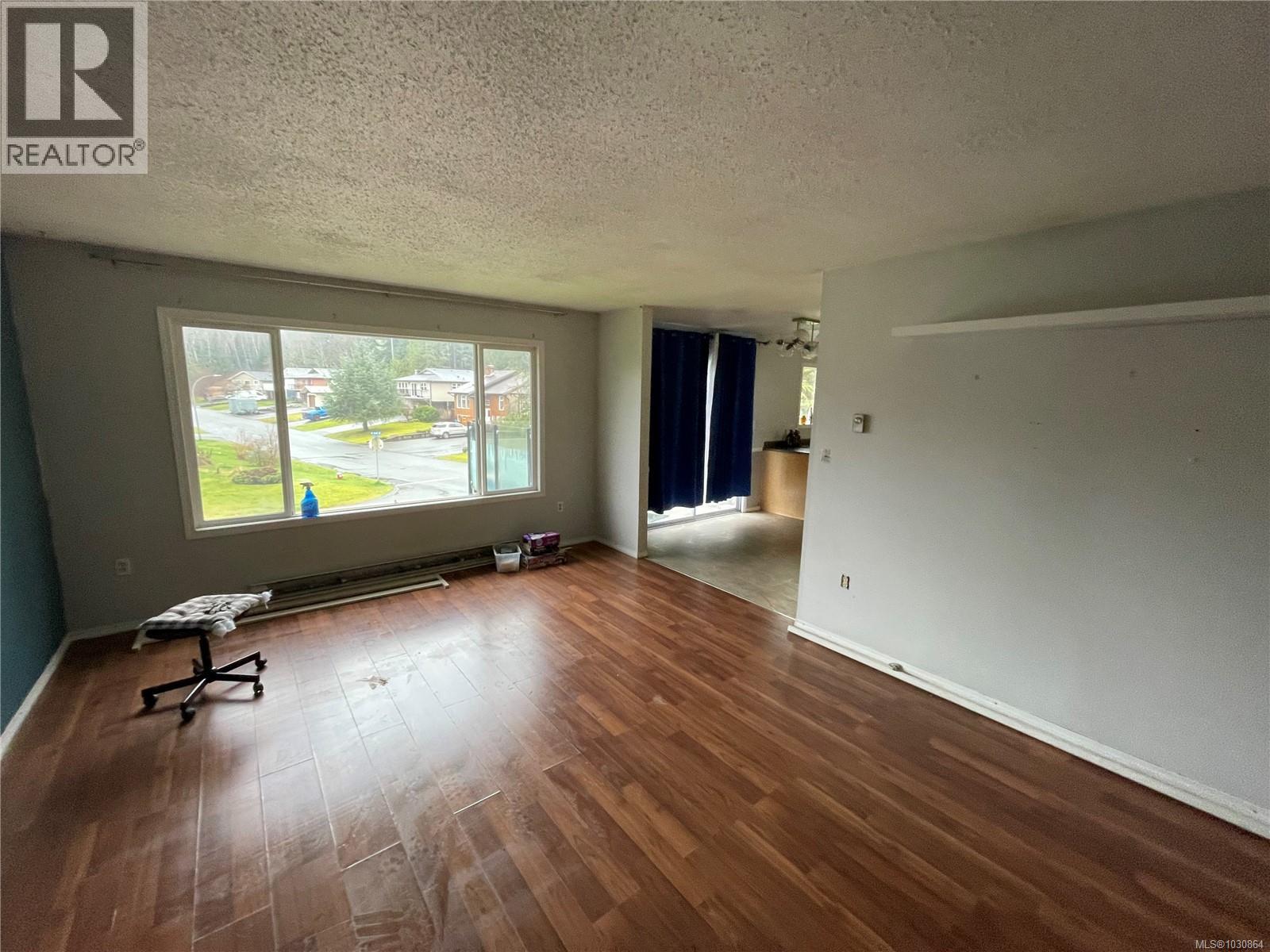 9542 Scott St, Port Hardy