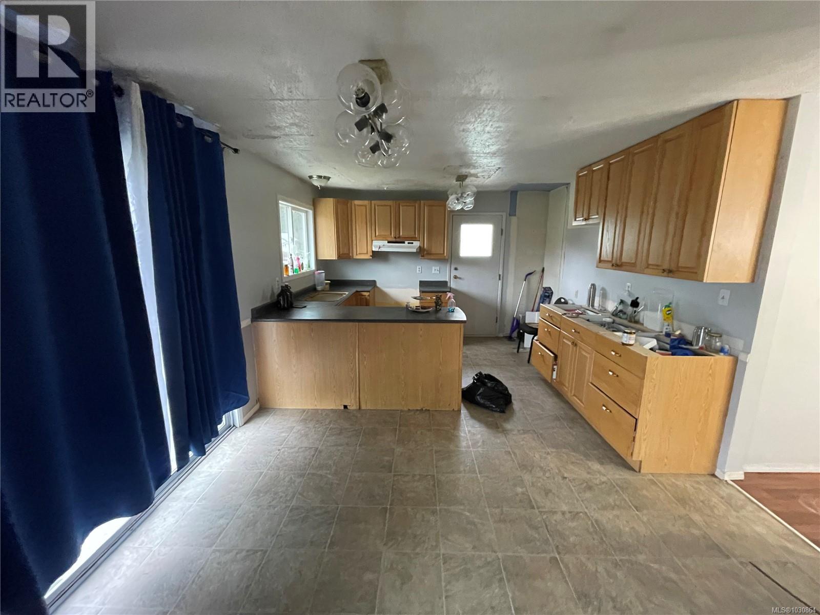 9542 Scott St, Port Hardy