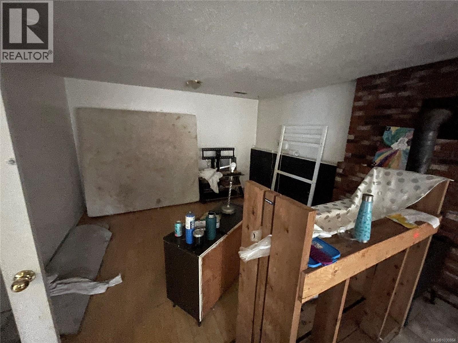 9542 Scott St - 5