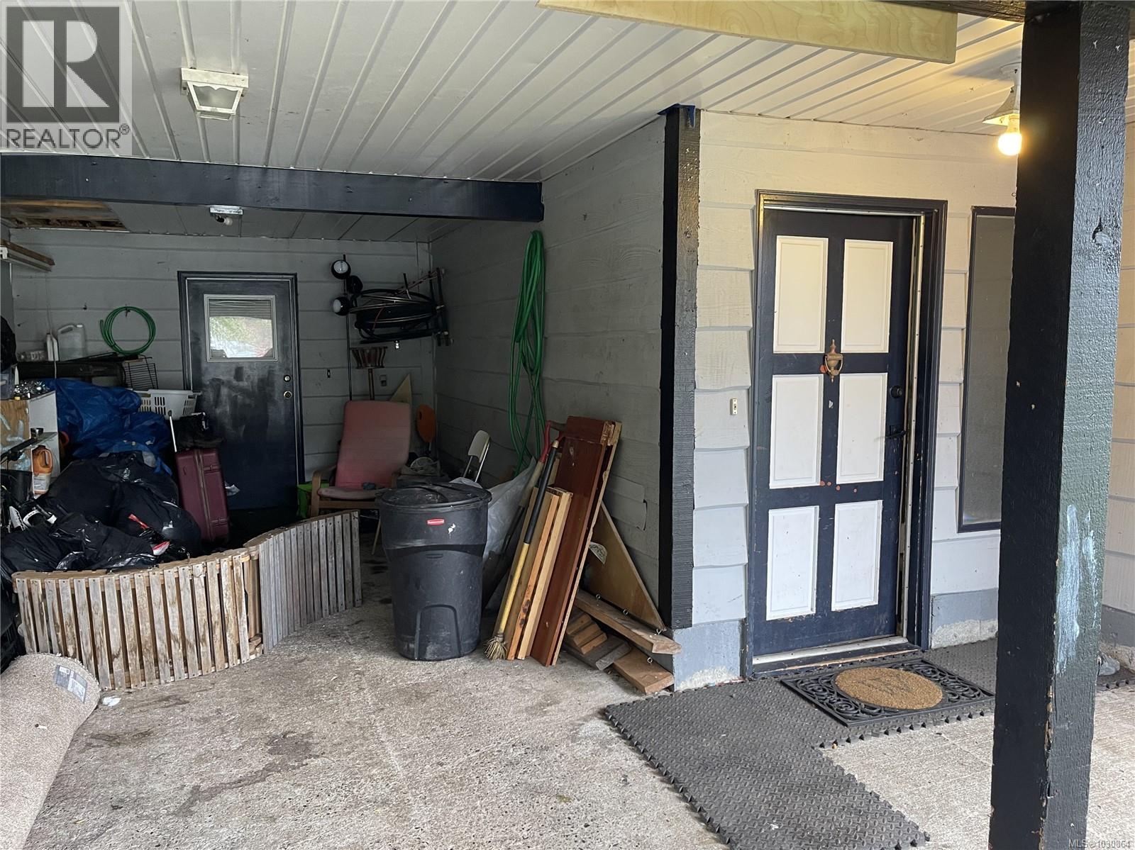 9542 Scott St, Port Hardy