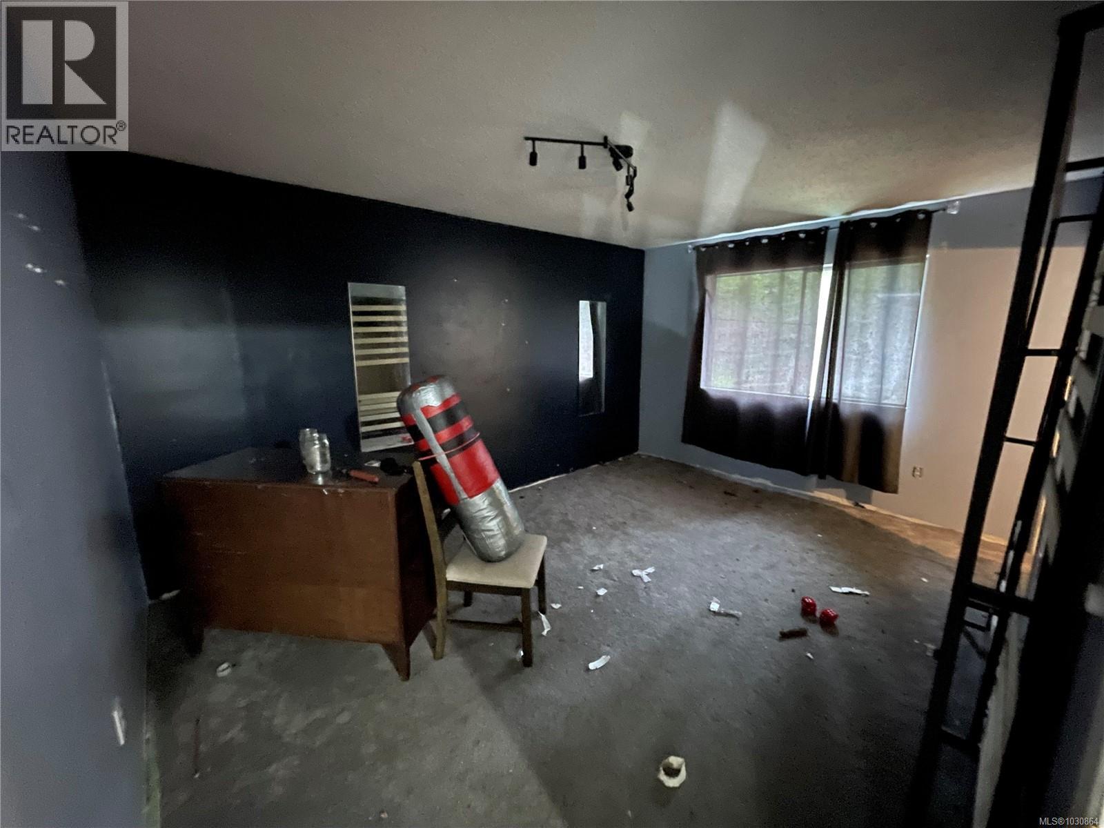 9542 Scott St, Port Hardy