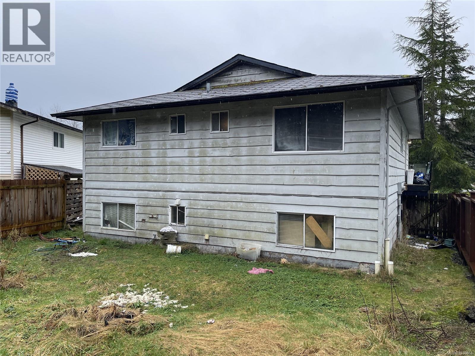 9542 Scott St, Port Hardy