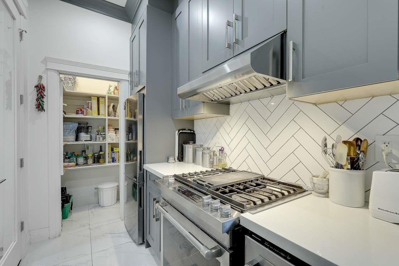 11482 86A AVENUE, Delta