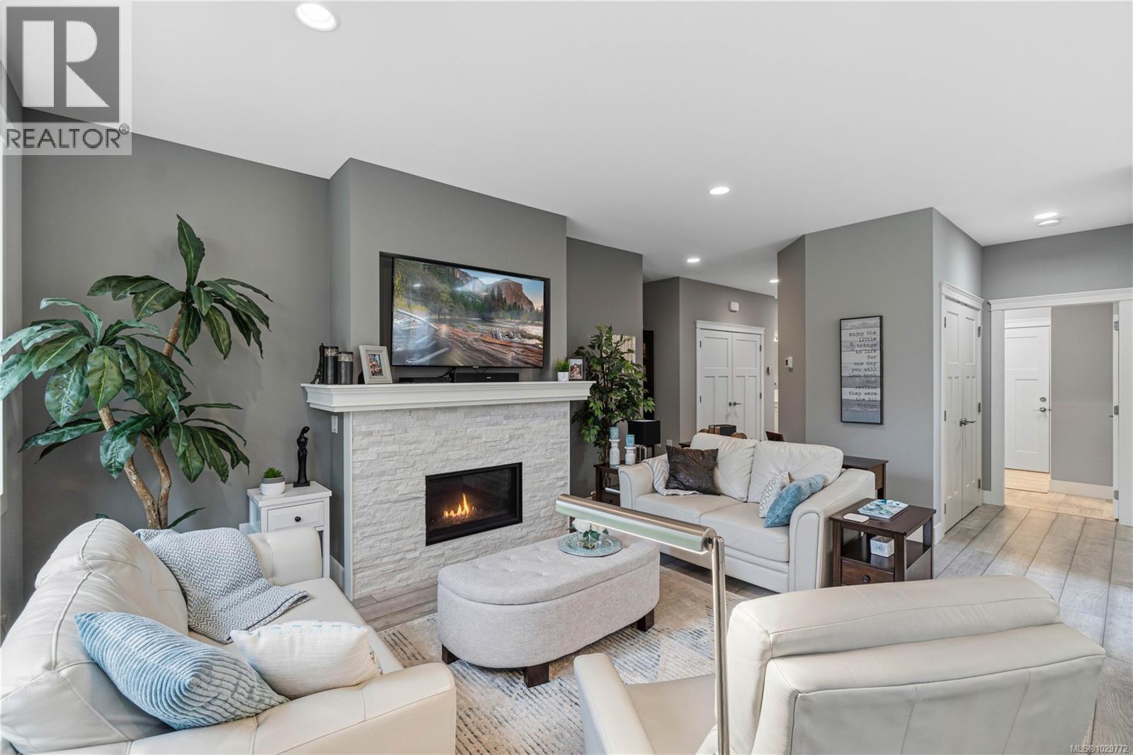 9649 Askew Creek Dr, Chemainus