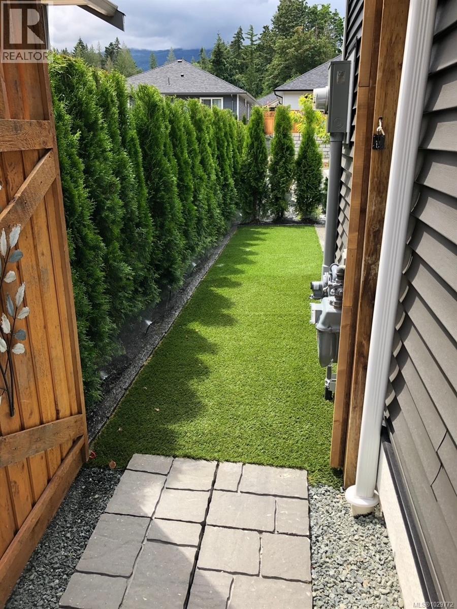 9649 Askew Creek Dr, Chemainus