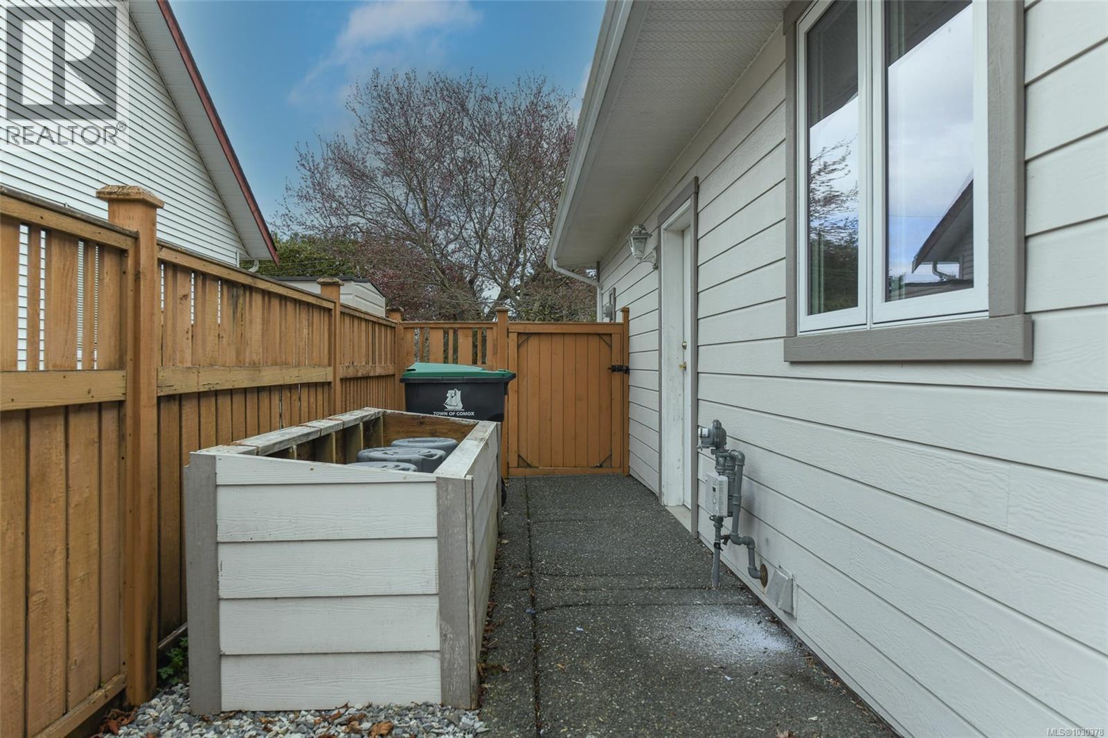 555 HAIDA ST - 25