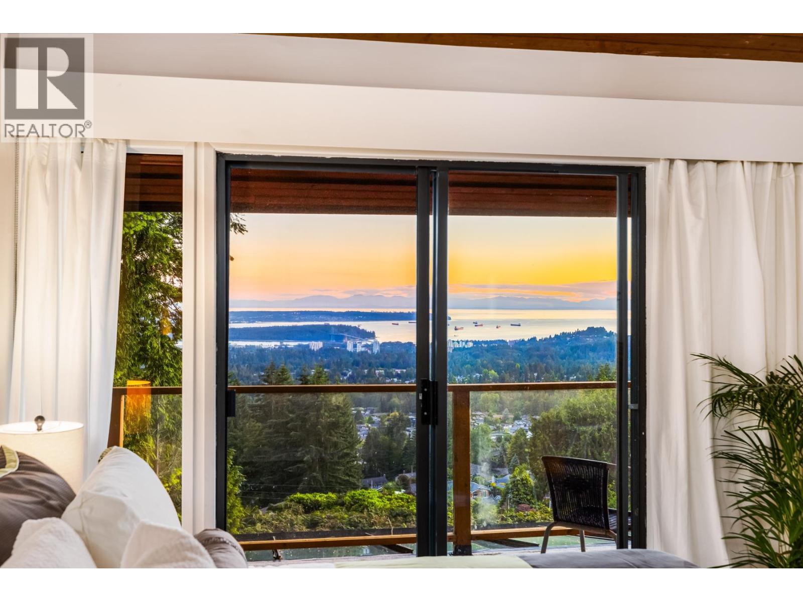 187 RONDOVAL CRESCENT, North Vancouver