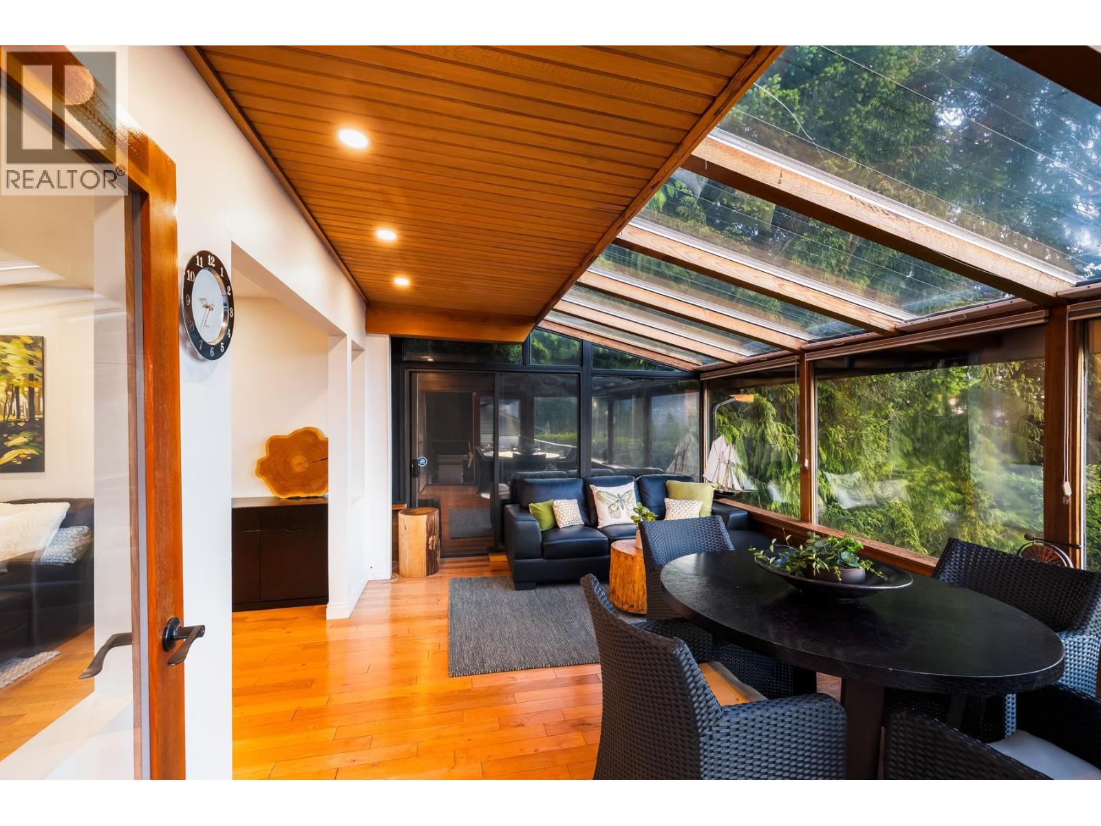 187 RONDOVAL CRESCENT, North Vancouver