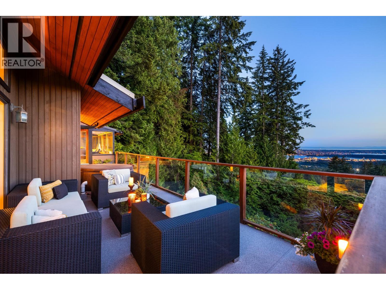 187 RONDOVAL CRESCENT, North Vancouver