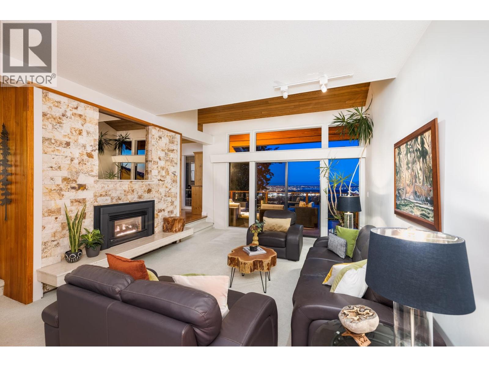 187 RONDOVAL CRESCENT, North Vancouver