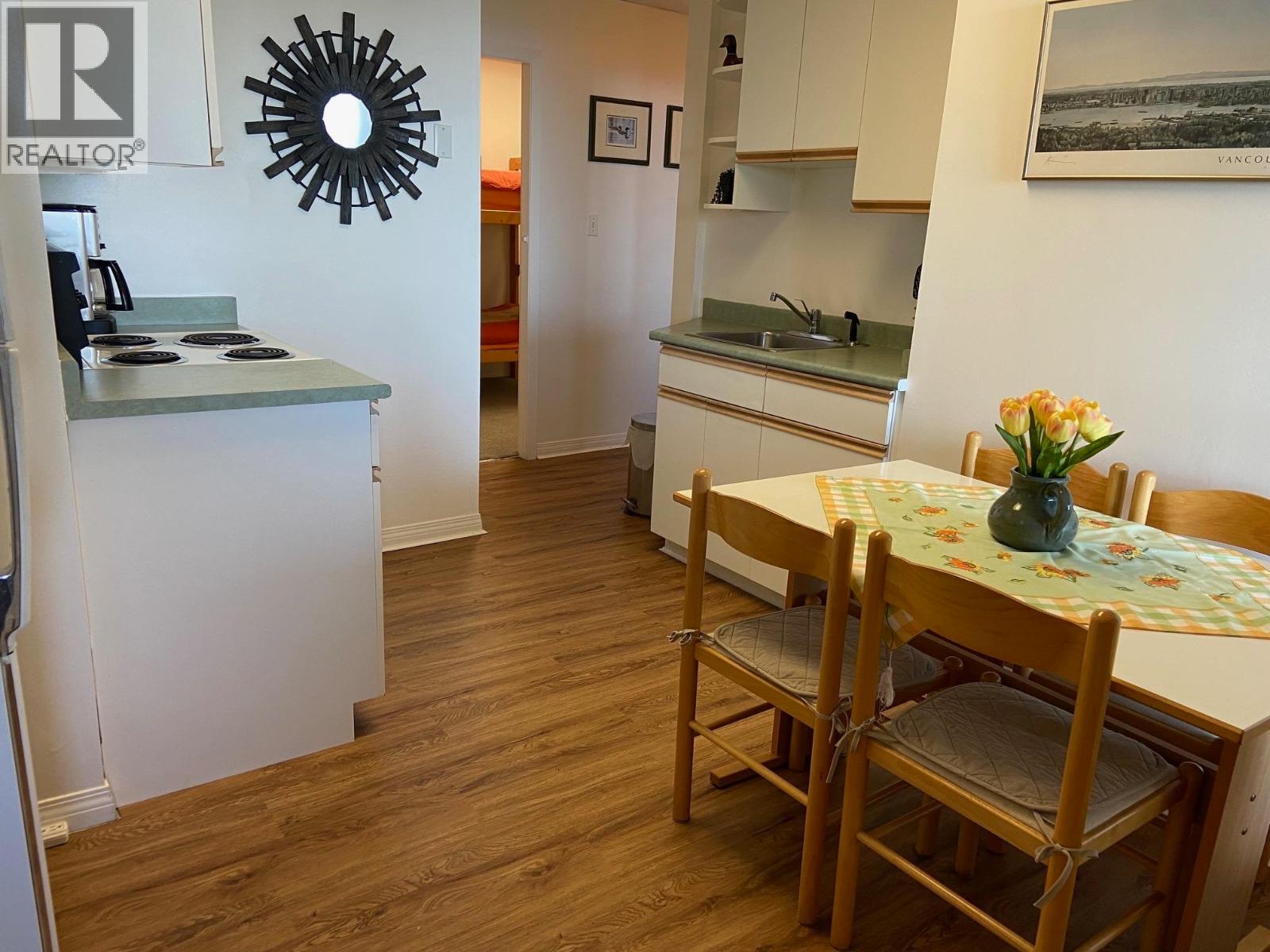 187 RONDOVAL CRESCENT, North Vancouver