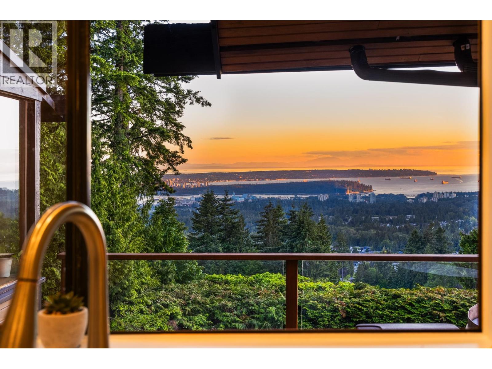 187 RONDOVAL CRESCENT, North Vancouver