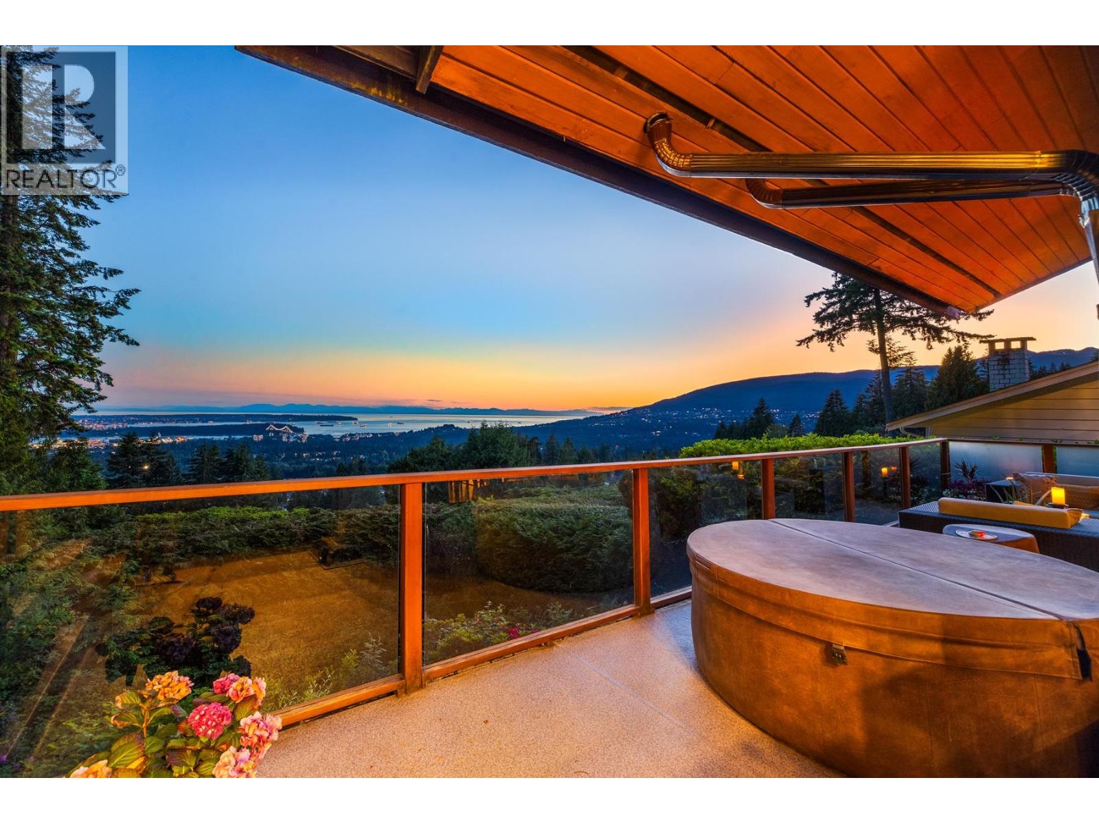 187 RONDOVAL CRESCENT, North Vancouver