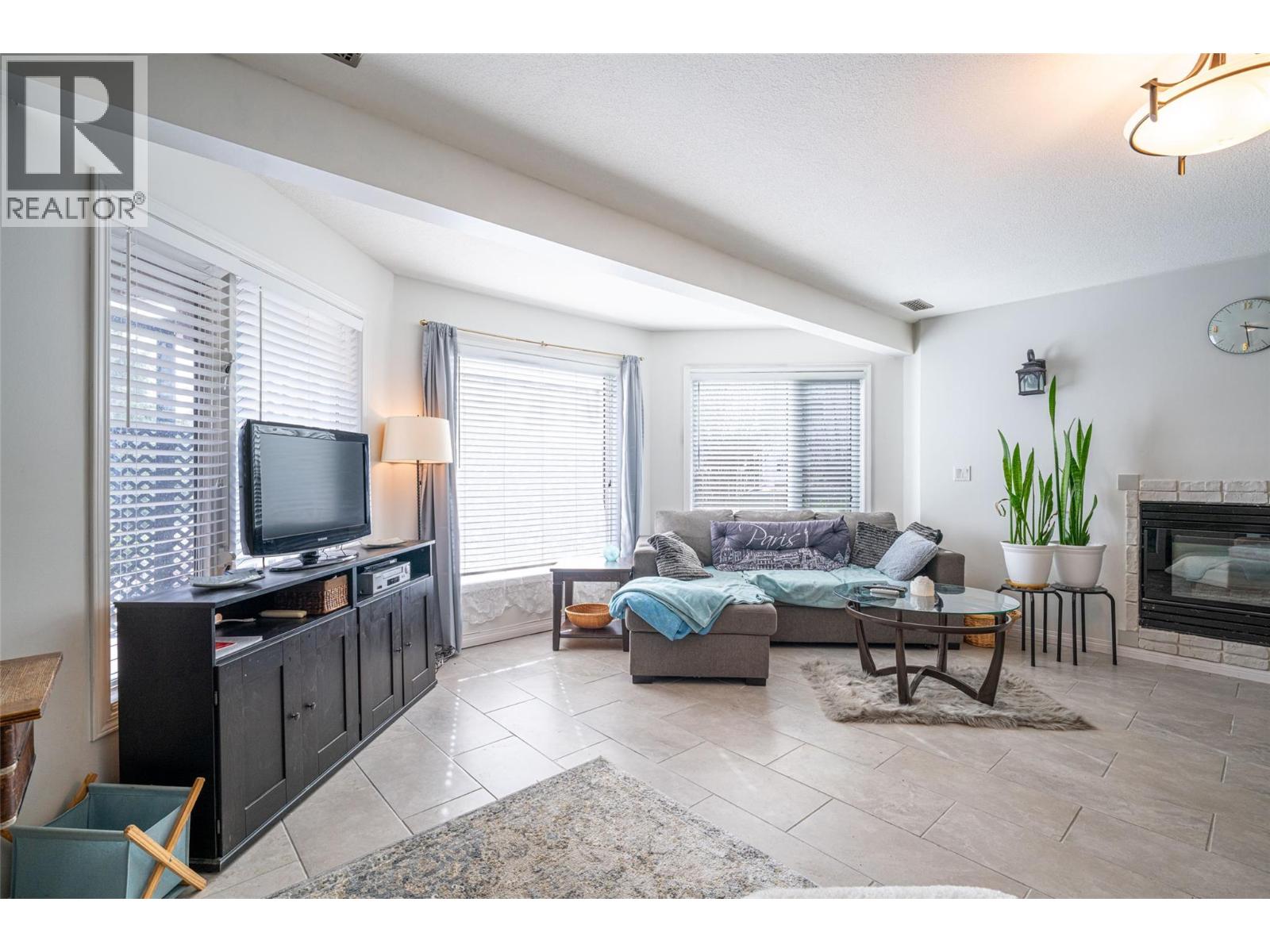 6815 Cameo Drive N, Vernon