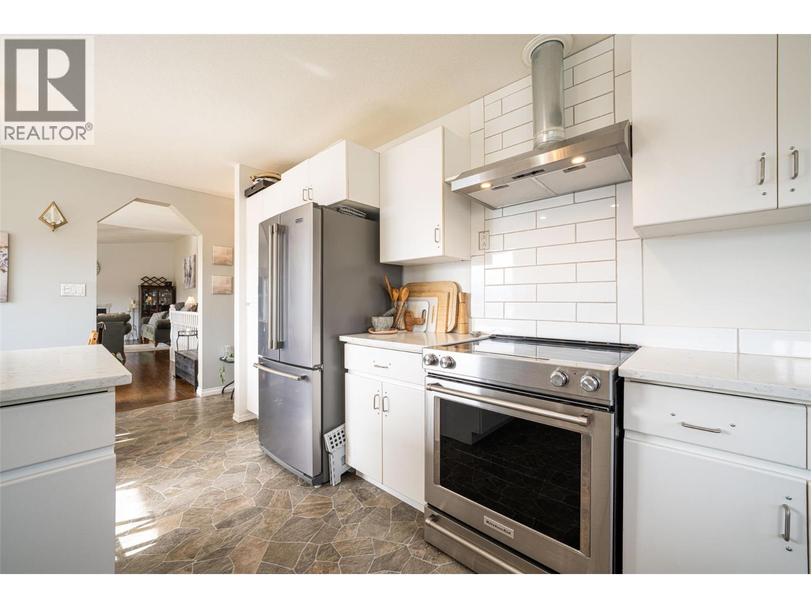 6815 Cameo Drive N, Vernon