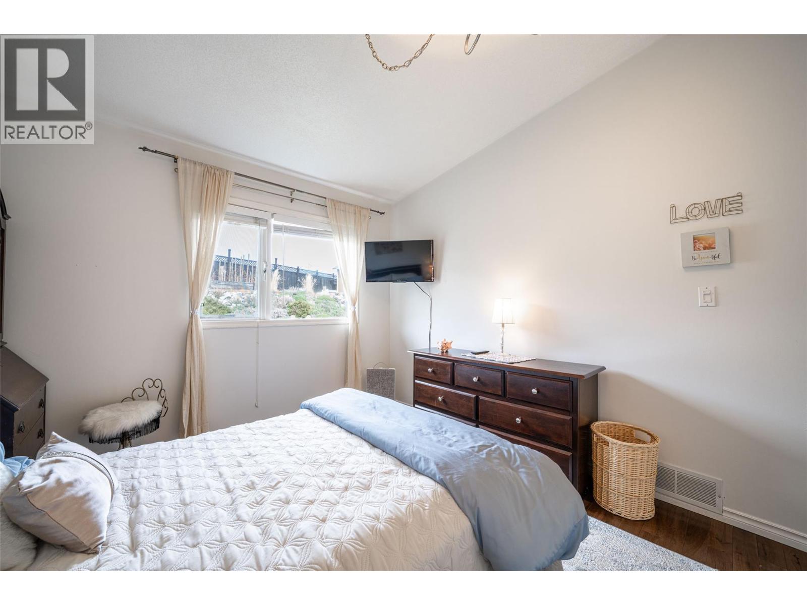 6815 Cameo Drive N, Vernon