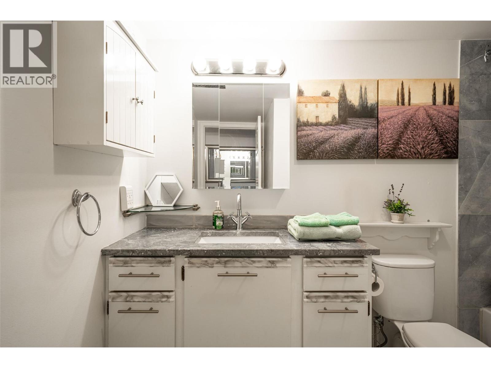 6815 Cameo Drive N, Vernon