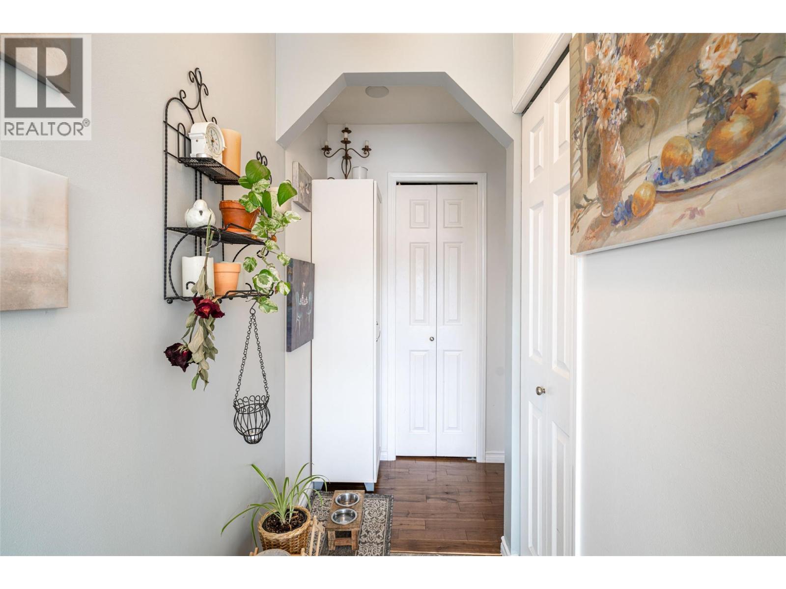 6815 Cameo Drive N, Vernon