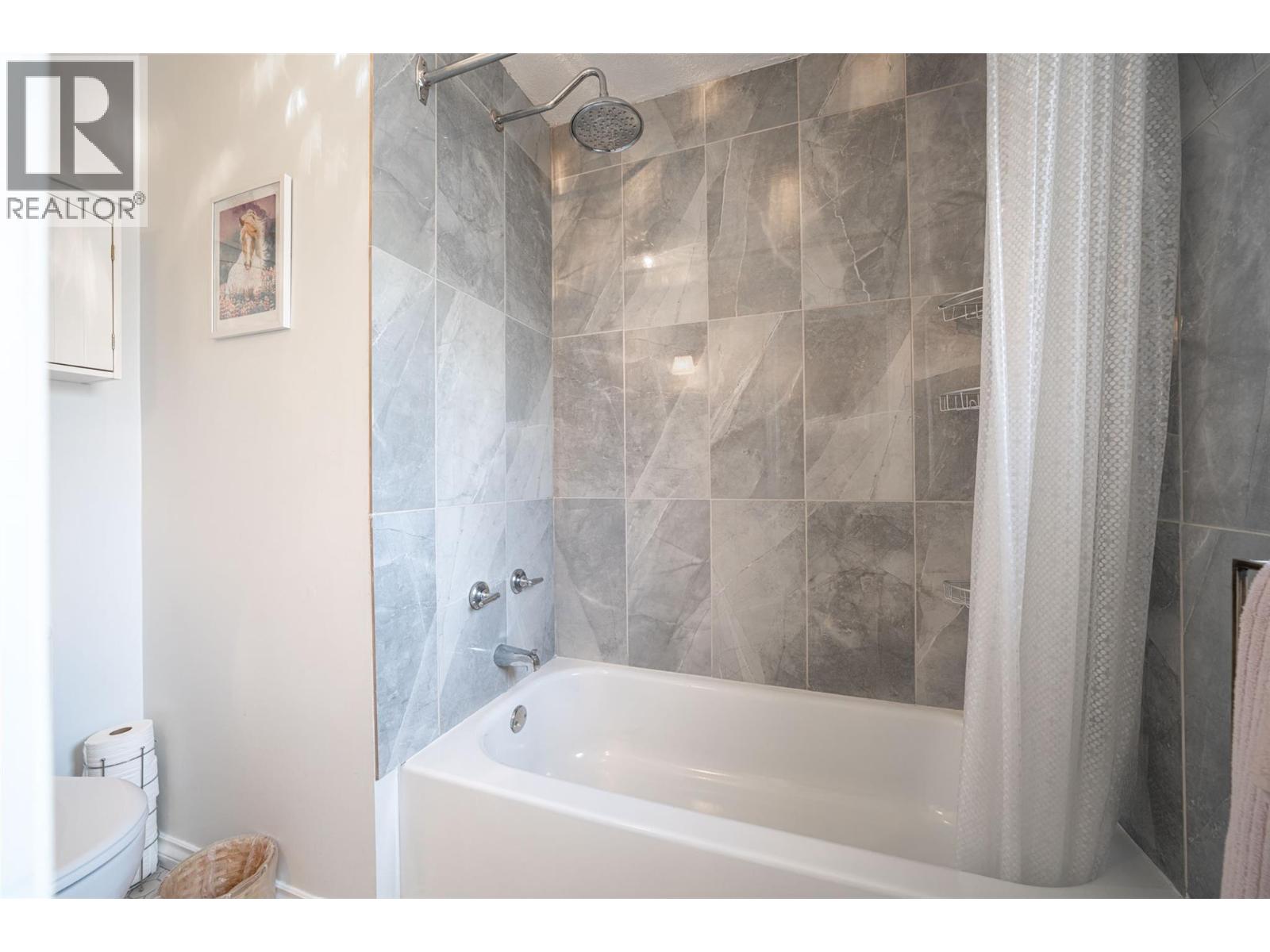 6815 Cameo Drive N, Vernon