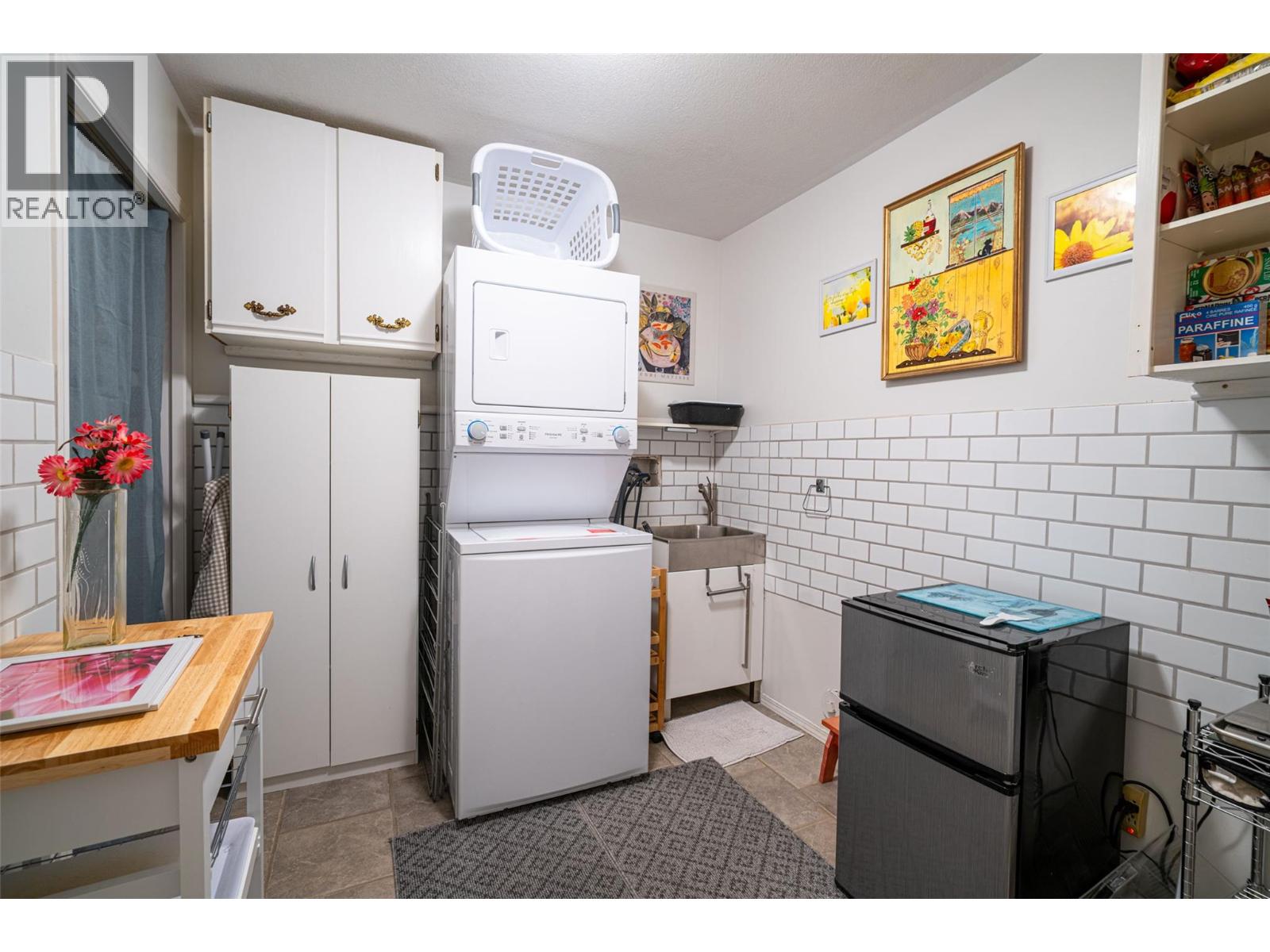 6815 Cameo Drive N, Vernon