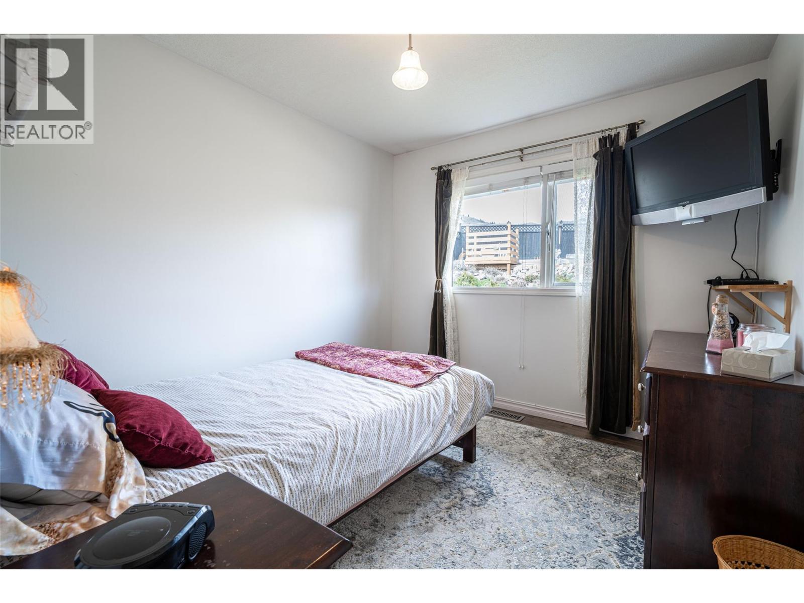 6815 Cameo Drive N, Vernon