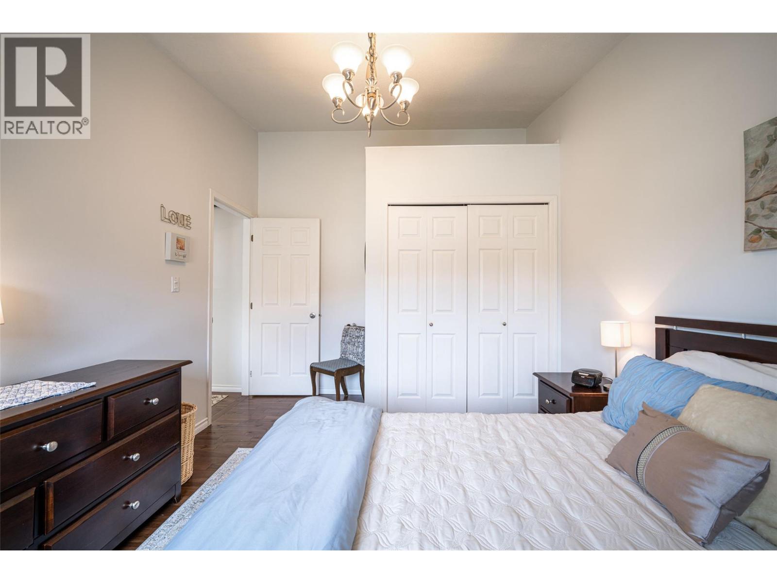 6815 Cameo Drive N, Vernon